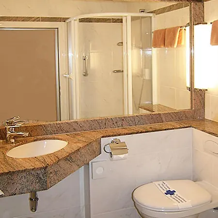 מלון Parkhotel Maasberg Gmbh באד סוברנהיים