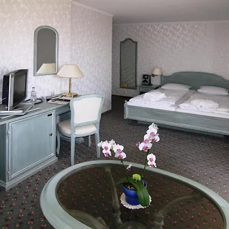 מלון Parkhotel Maasberg Gmbh באד סוברנהיים